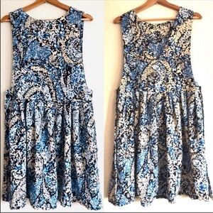 Urban Outfitters Blue and White Patterned Sleeveless Dress